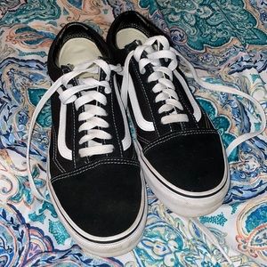 Women’s 8.5 Vans sneakers